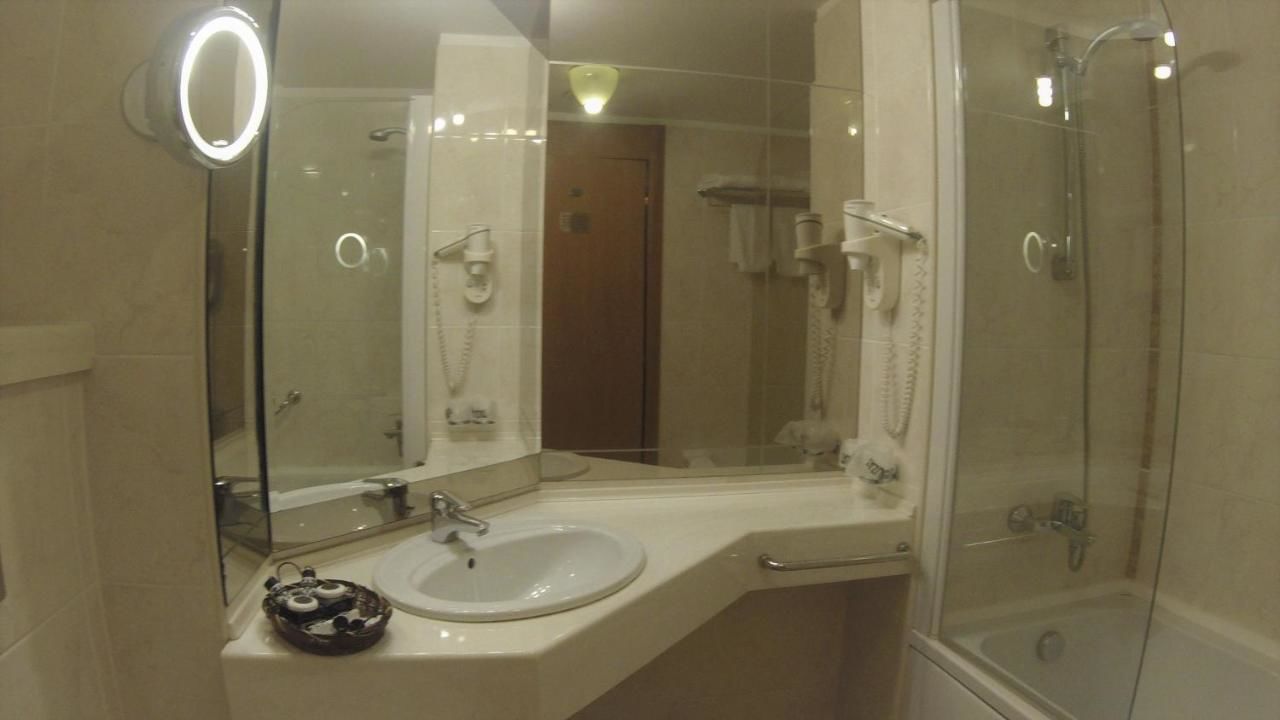 Отель Hotel Aro Palace Брашов-32