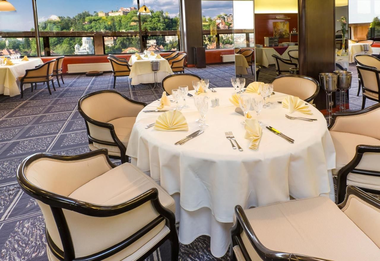 Отель Hotel Aro Palace Брашов-39
