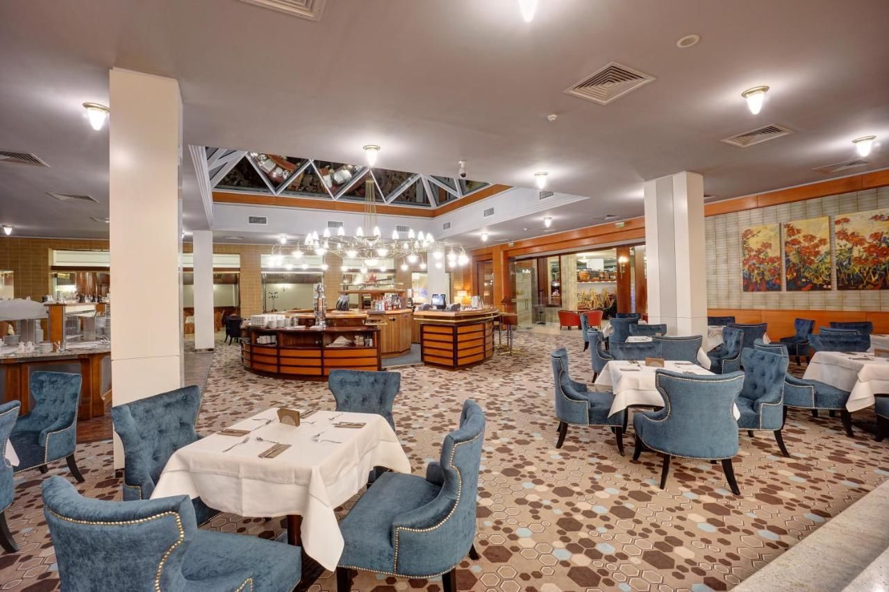 Отель Hotel Aro Palace Брашов-41