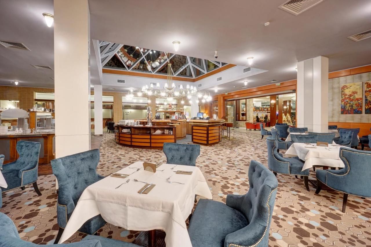 Отель Hotel Aro Palace Брашов-44