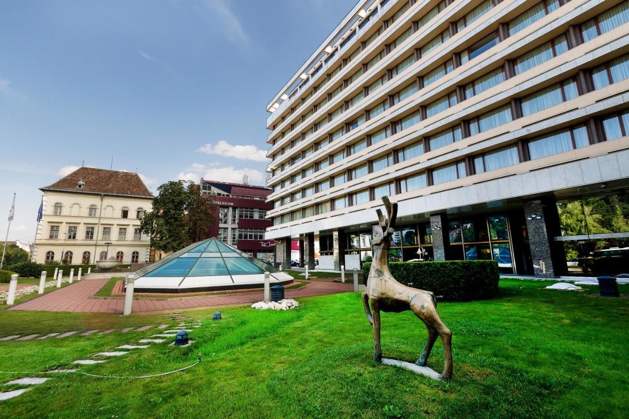 Отель Hotel Aro Palace Брашов-12