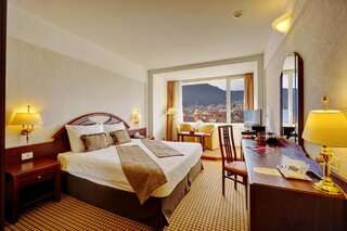 Отель Hotel Aro Palace Брашов Представительский номер с кроватью размера "king-size"-2