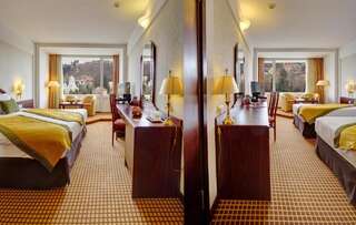 Отель Hotel Aro Palace Брашов Семейный номер-1