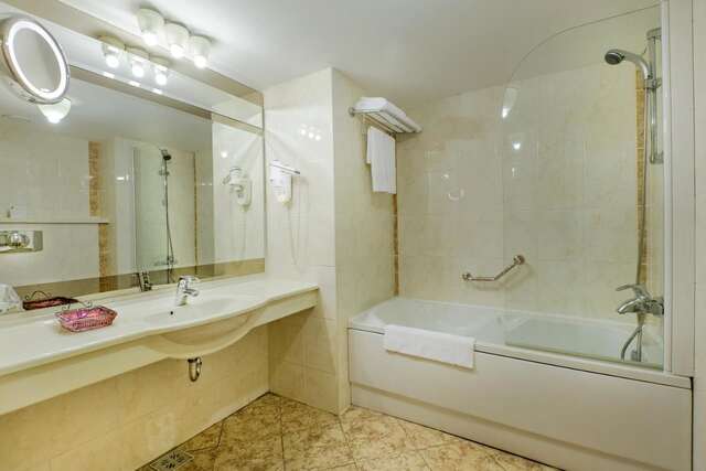 Отель Hotel Aro Palace Брашов-30